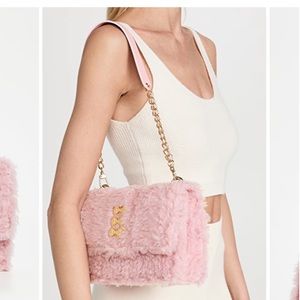 Kooreloo faux fur bag in beautiful pink